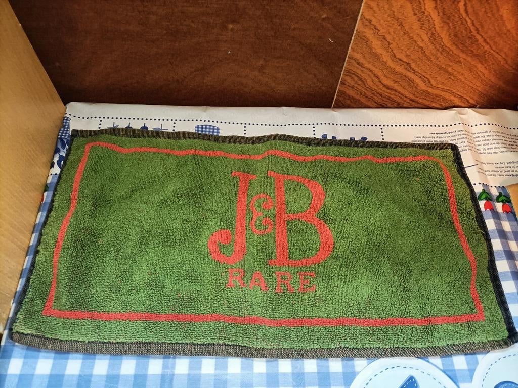 J&B whiskey bartowel bardoekje, Ophalen of Verzenden, Zo goed als nieuw, Gebruiksvoorwerp