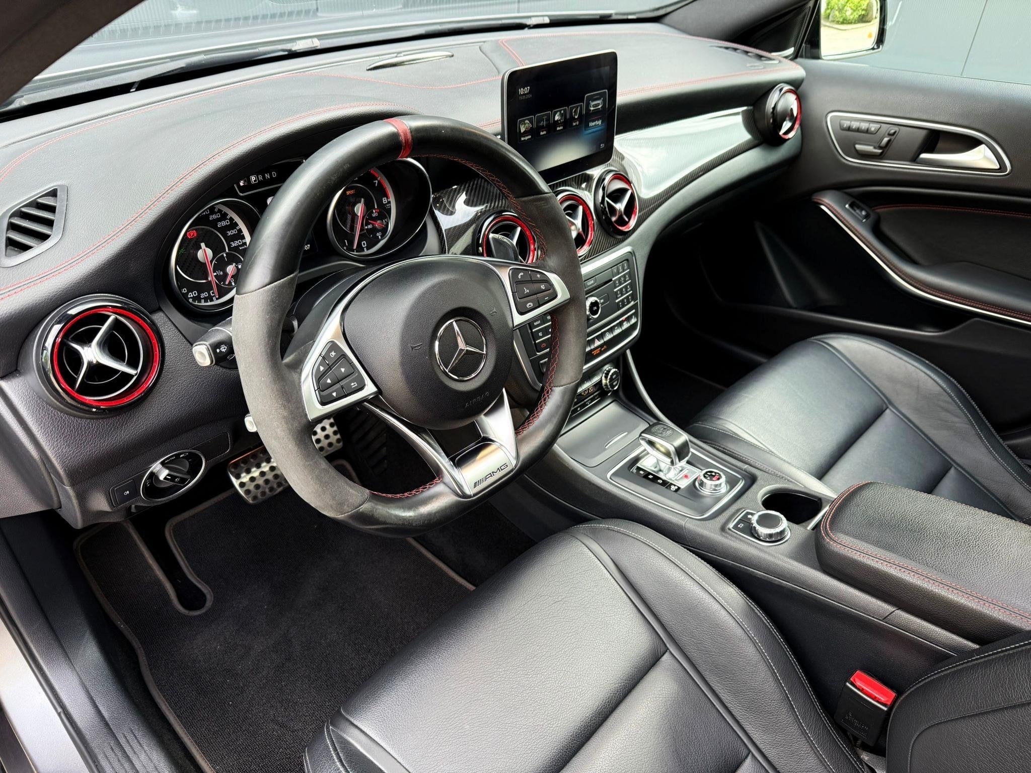 Mercedes-Benz GLA-klasse AMG 45 4MATIC pano/schaal/Aero/H&K, Automaat, Gebruikt, 4 cilinders, Vierwielaandrijving