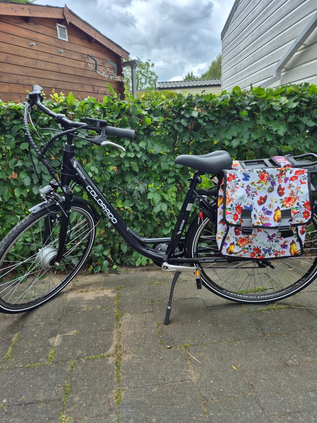 Elektrische fiets 28" op camping in Doornenburg bij Huissen, Fietsen en Brommers, Elektrische fietsen, Ophalen, Zo goed als nieuw