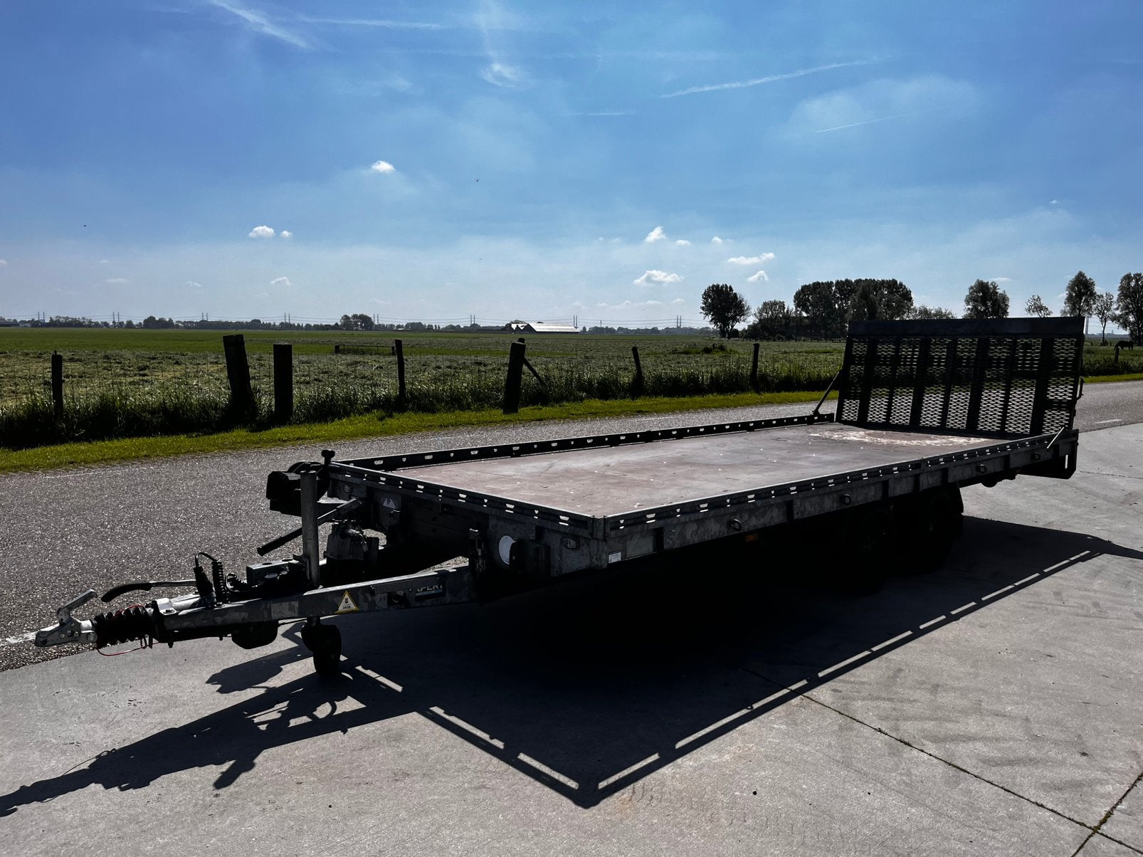 Hapert kantelbare plateau aanhanger 3500kg kanteltrailer, Ophalen, Gebruikt