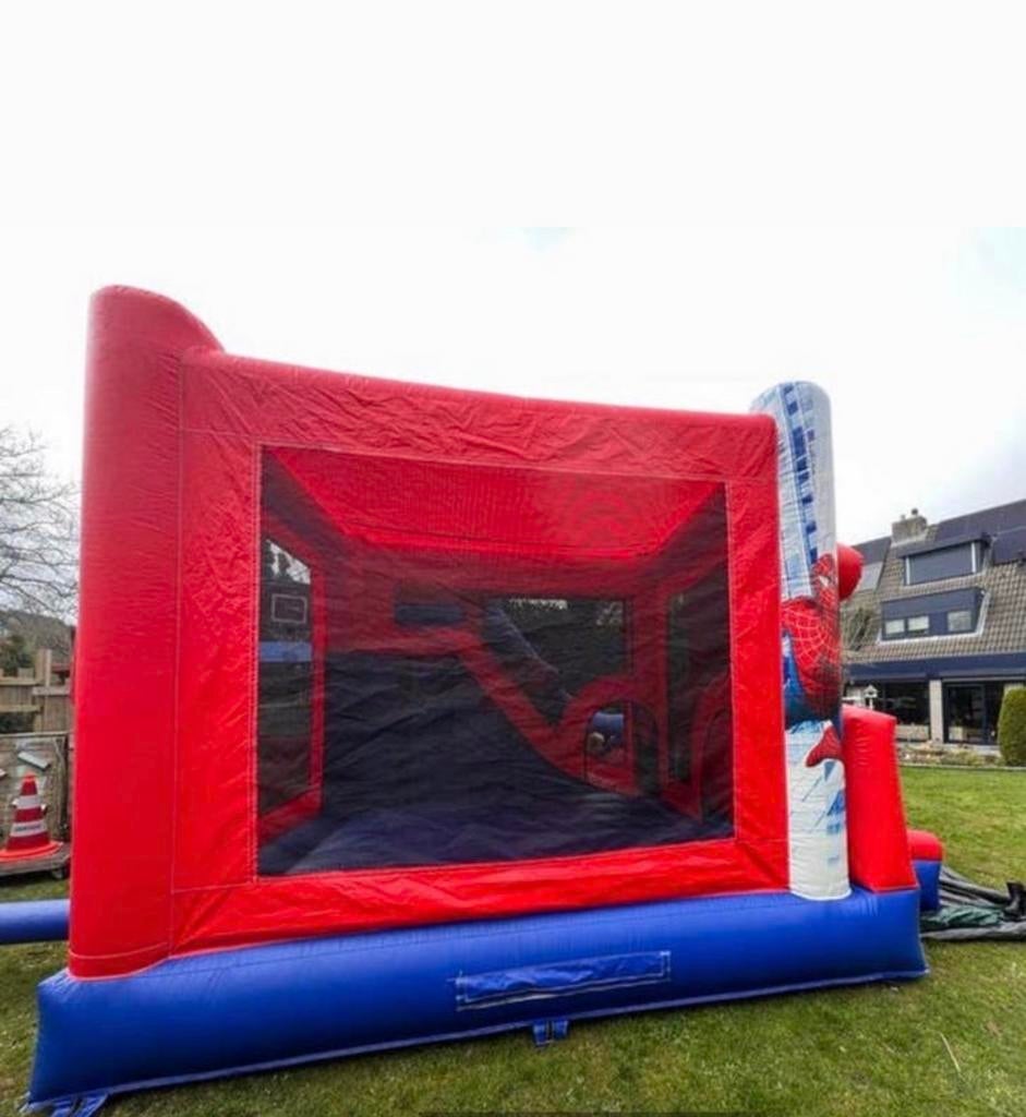 Spiderman springkussen te huur €75 per dag, Ophalen, Zo goed als nieuw
