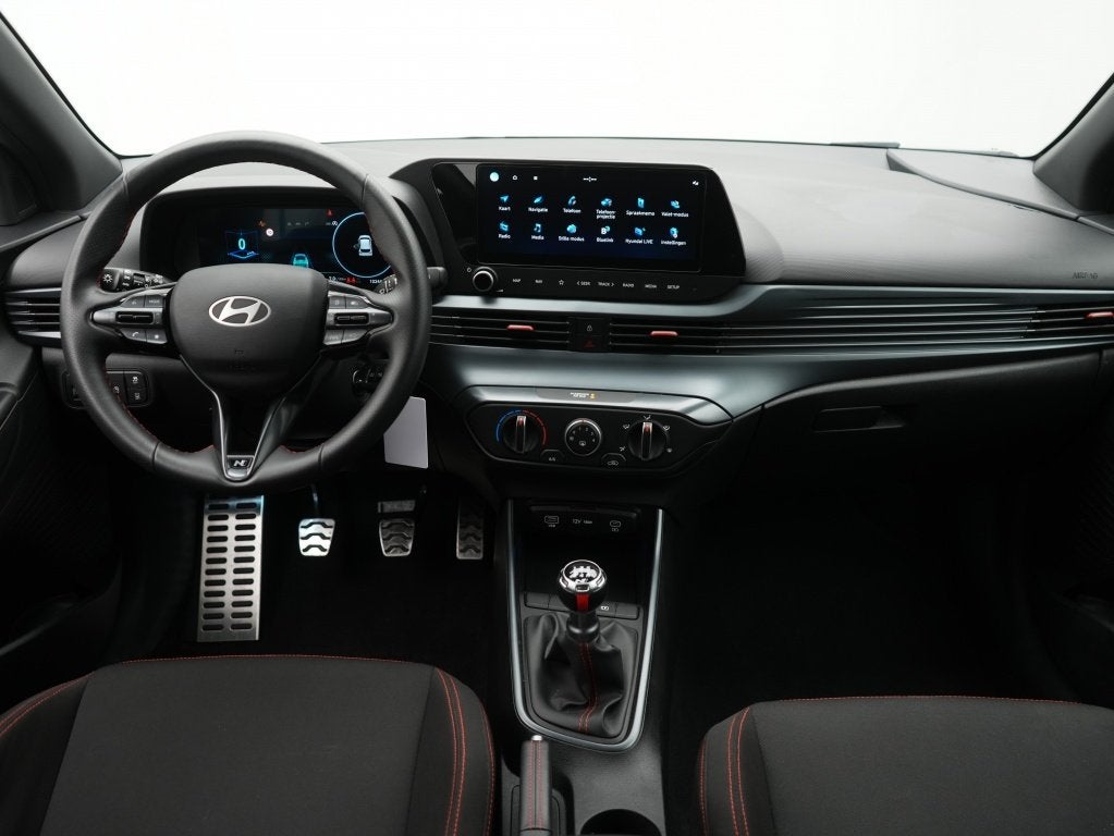 Hyundai i20 1.2 N Line | Navigatie | Private lease 429 p.m., Gebruikt, Zwart, 4 cilinders, 1198 cc