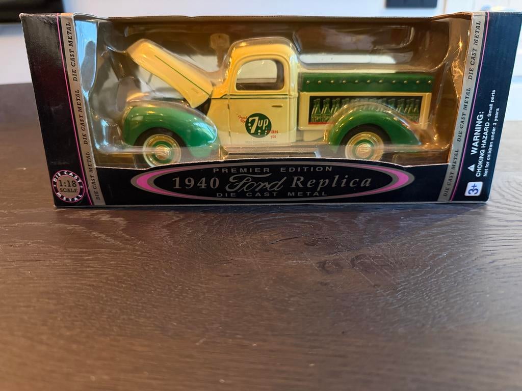 1:18 Premier Edition 1940 Ford Replica Die-Cast Metal, Hobby en Vrije tijd, Modelauto's | 1:18, Ophalen, Nieuw, Auto, Overige merken