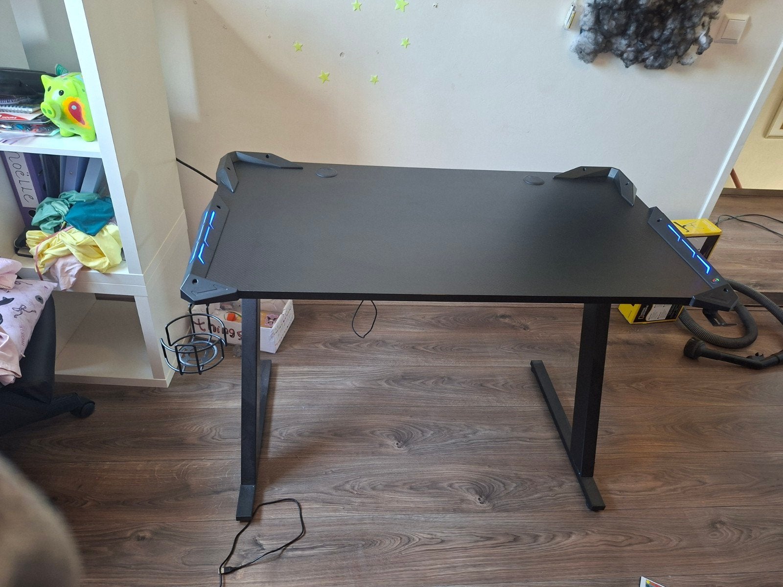 Gamingbureau met LED-verlichting en kabelmanagement, Zwart, Metaal, Zo goed als nieuw, Modern
