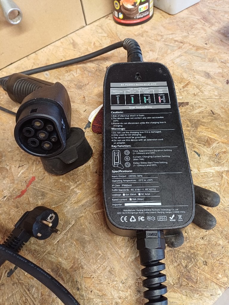 thuislader voor netstroom 220 volt, Auto-onderdelen, Elektronica en Kabels, Ophalen of Verzenden, Gebruikt, Kia