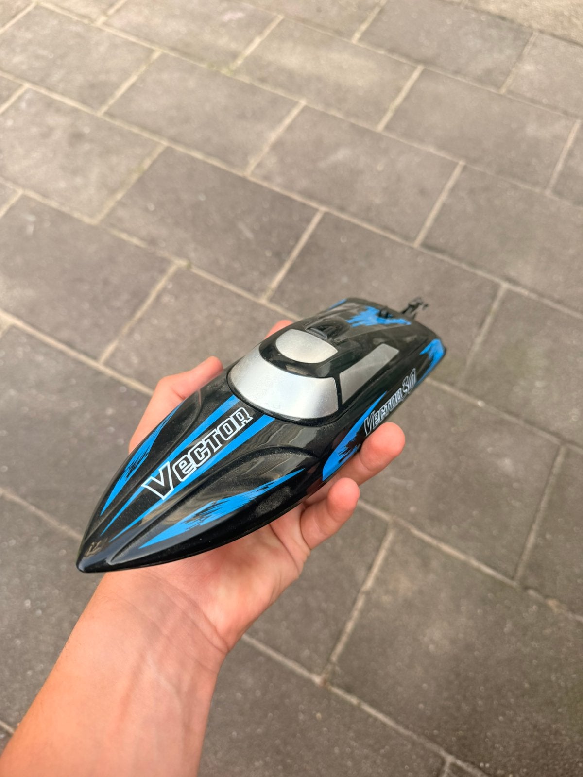 Vector30 Mini (rc speedboat) doos is er ook nog, Ophalen, Zo goed als nieuw