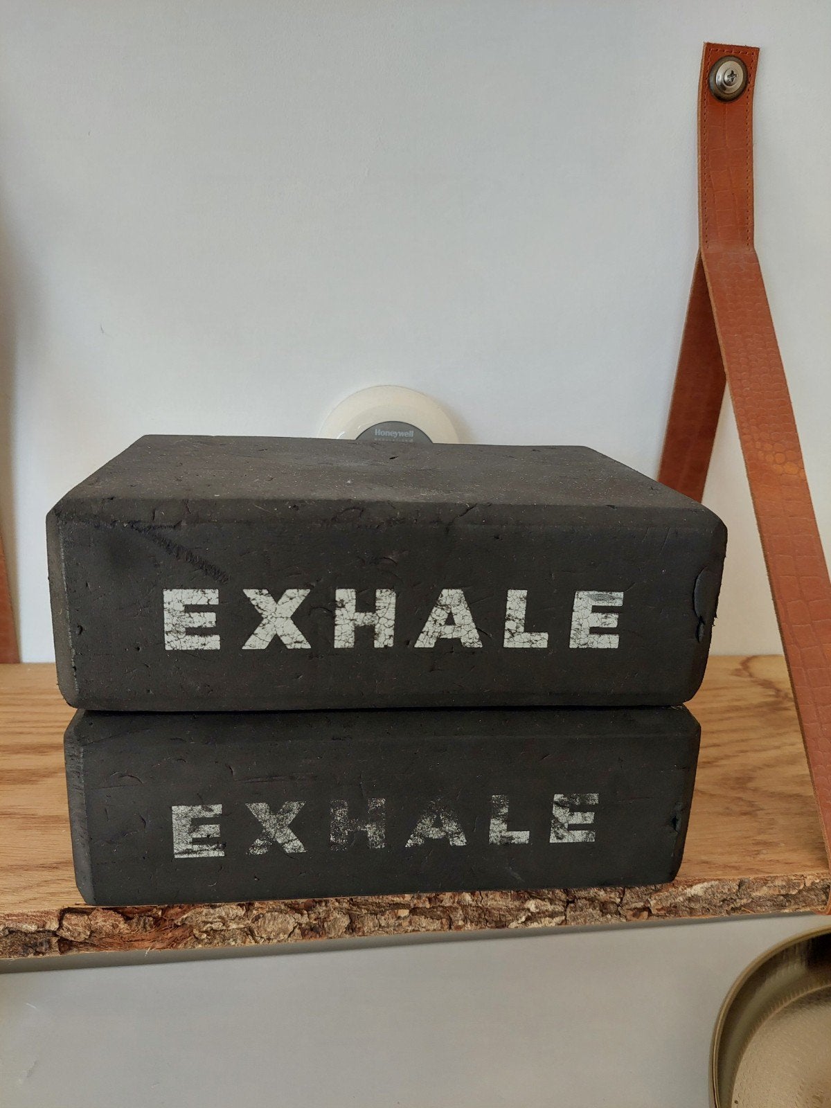 Set van 2 'EXHALE' yogablokken, Ophalen of Verzenden, Gebruikt, Yoga-accessoire