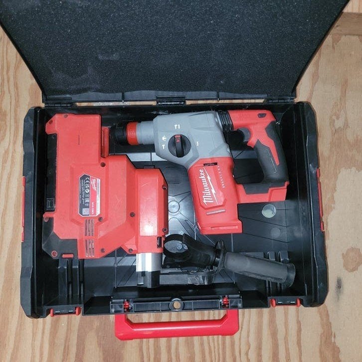 Milwaukee M18 BLHX Boor/ breekhamer met stofafzuigunit, Ophalen, Zo goed als nieuw, Boor- en/of Breekhamer
