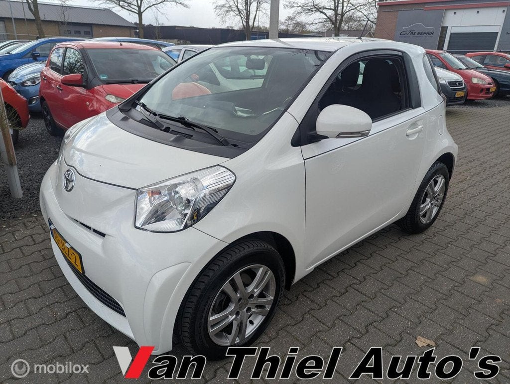 Toyota iQ 1.0 VVTi Comfort airco lage km stand NAP, Auto's, Toyota, Gebruikt, 4 stoelen, Origineel Nederlands, Bedrijf
