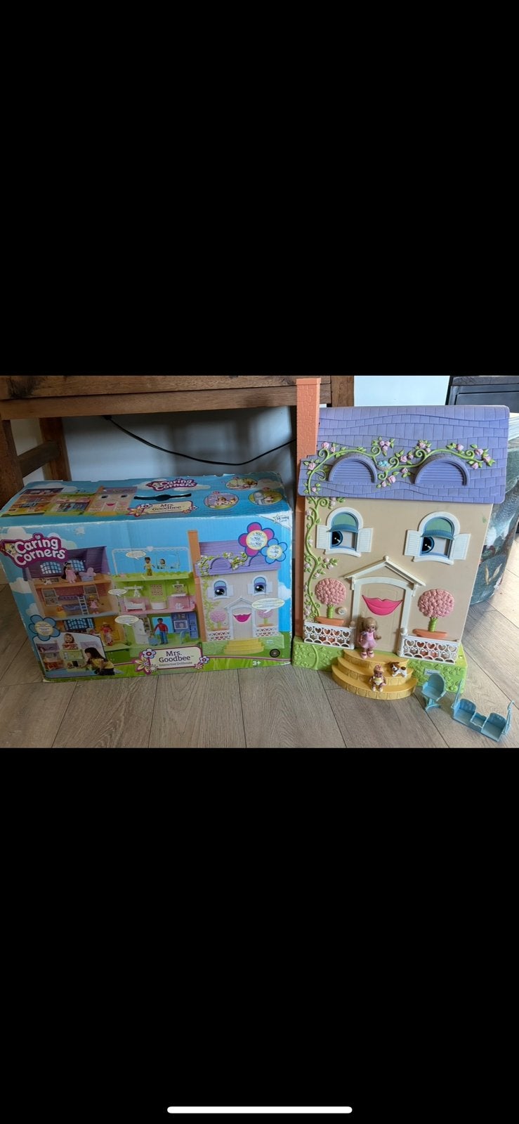 Caring corners poppenhuis met veel poppen en accessoires, Ophalen of Verzenden, Gebruikt, Poppenhuis
