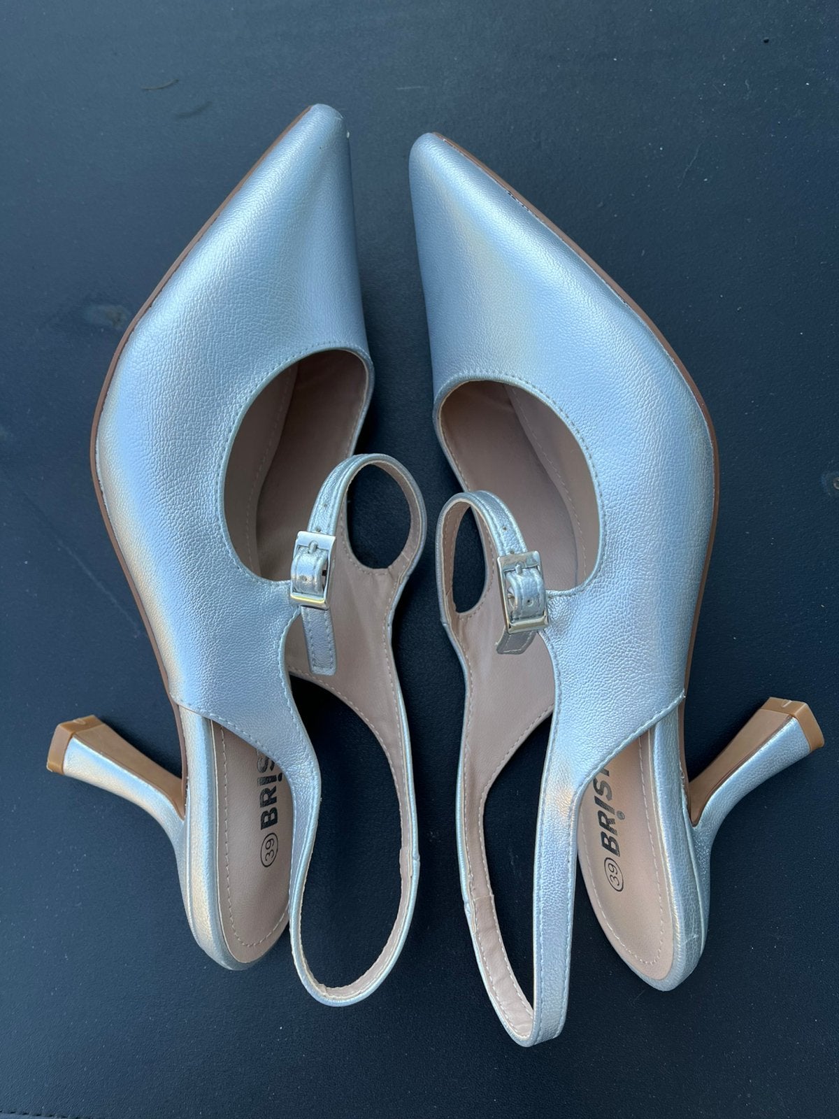Zilveren slingback pumps van Bristol maat 39. NIEUW, Pumps, Overige kleuren, Nieuw, Ophalen of Verzenden