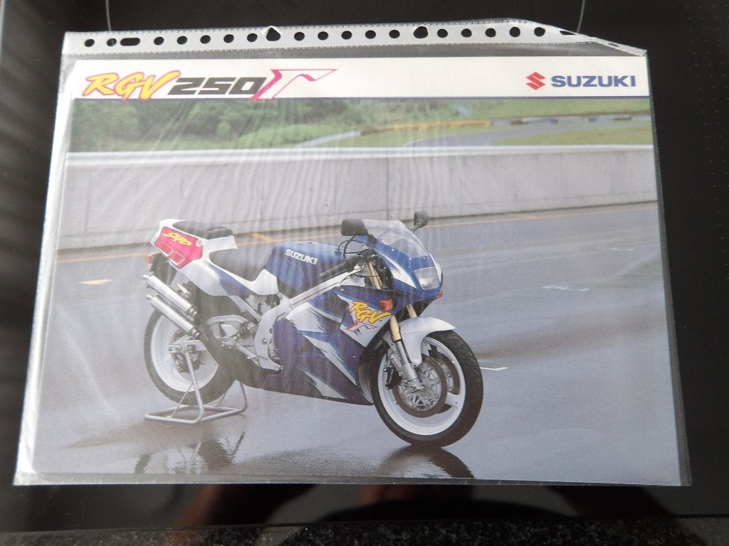 Suzuki RGV 250 SP folder/brochure, Ophalen of Verzenden, Suzuki