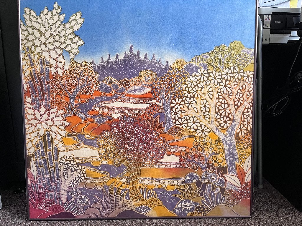 Batik handgemaakt schilderij met lijst, Antiek en Kunst, Ophalen, Ingelijst, Indonesië, 89 cm