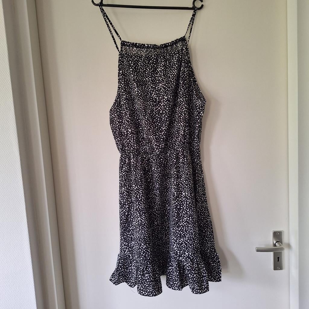 Zomerjurkje zwart met wit gestippeld maat M (Shein), Kleding | Dames, Maat 38/40 (M), Zwart, Ophalen of Verzenden, Zo goed als nieuw
