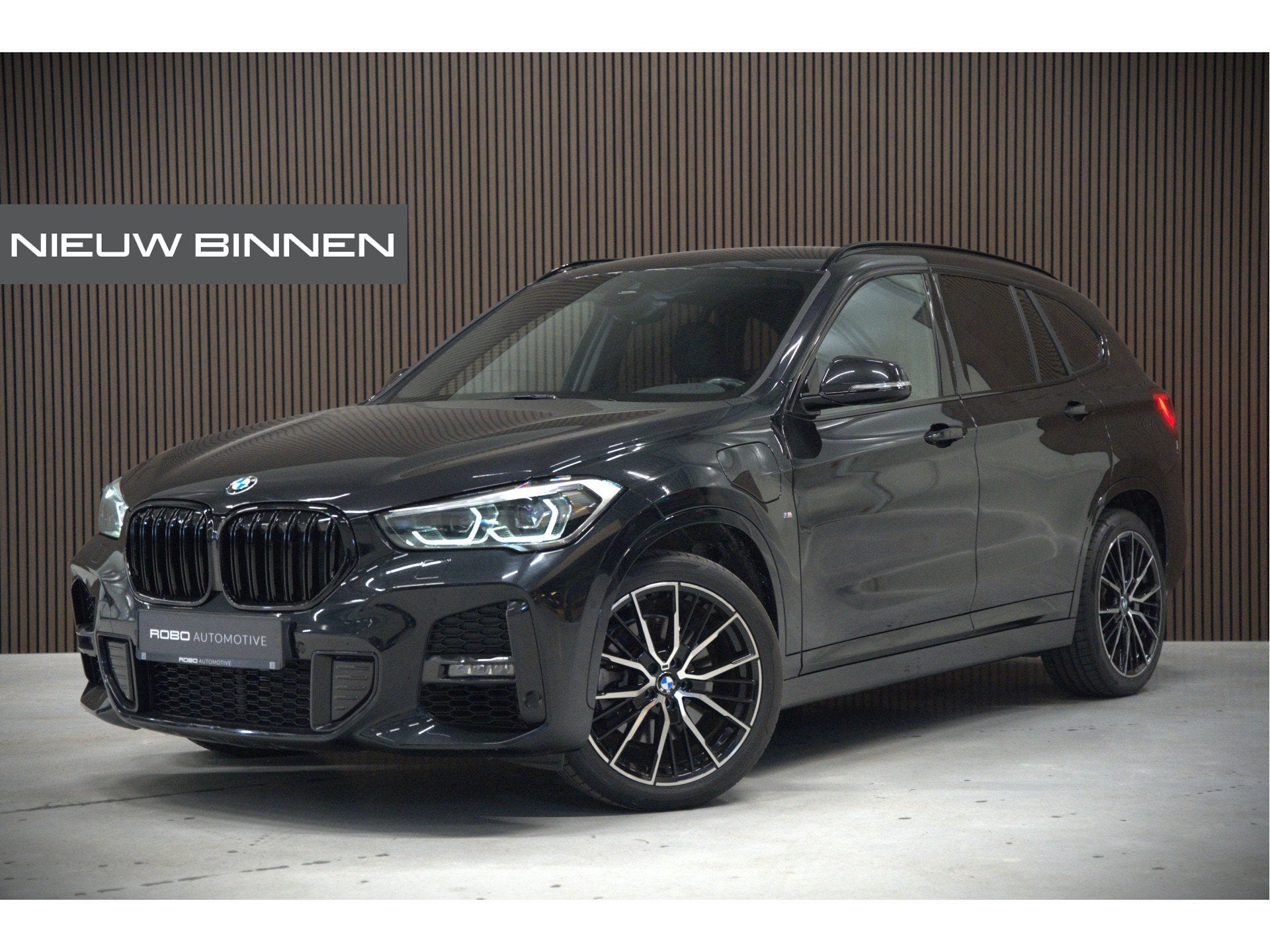 BMW X1 xDrive25e Executive M Sport | Stoelverwarming | Trekh, Auto's, Dealer onderhouden, Automatische klimaatregeling, Gebruikt