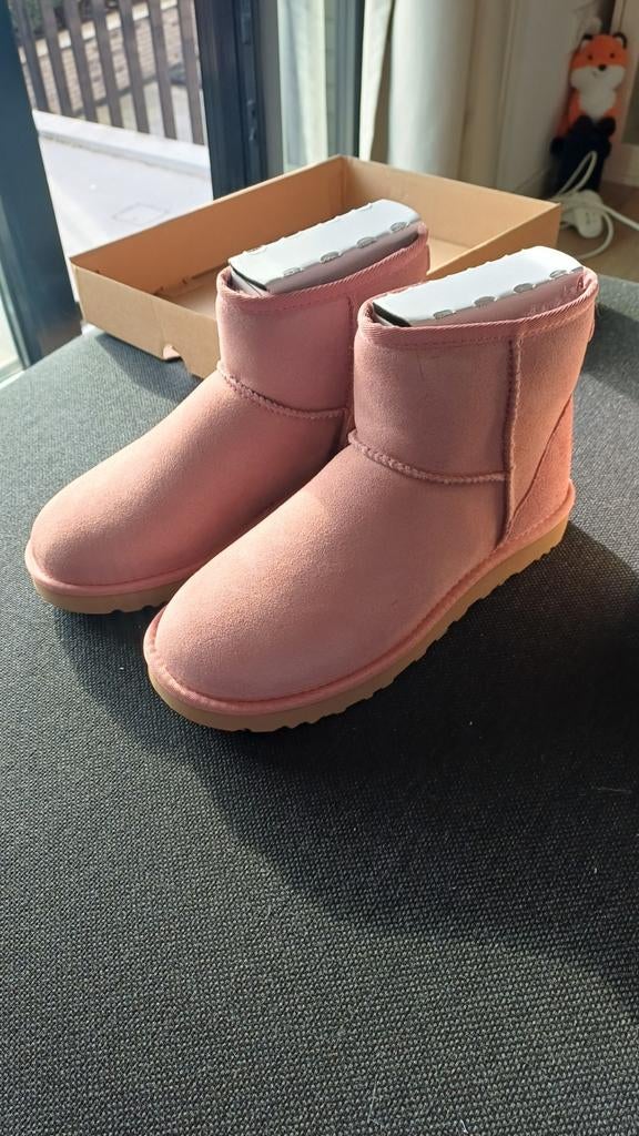 Nieuwe UGG Classic Mini II laarzen, maat 38, Kleding | Dames, Schoenen, Ophalen of Verzenden