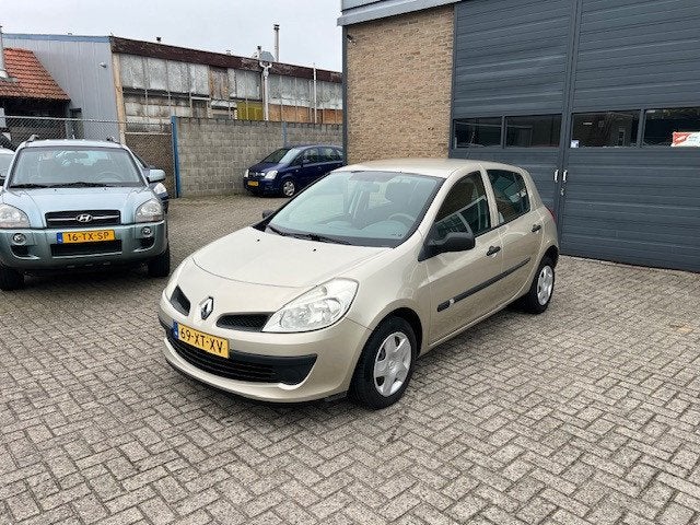 Renault Clio 1.4-16V // Nieuwe Apk + Koppeling, Auto's, Renault, Voorwielaandrijving, Zwart, 4 cilinders, Beige