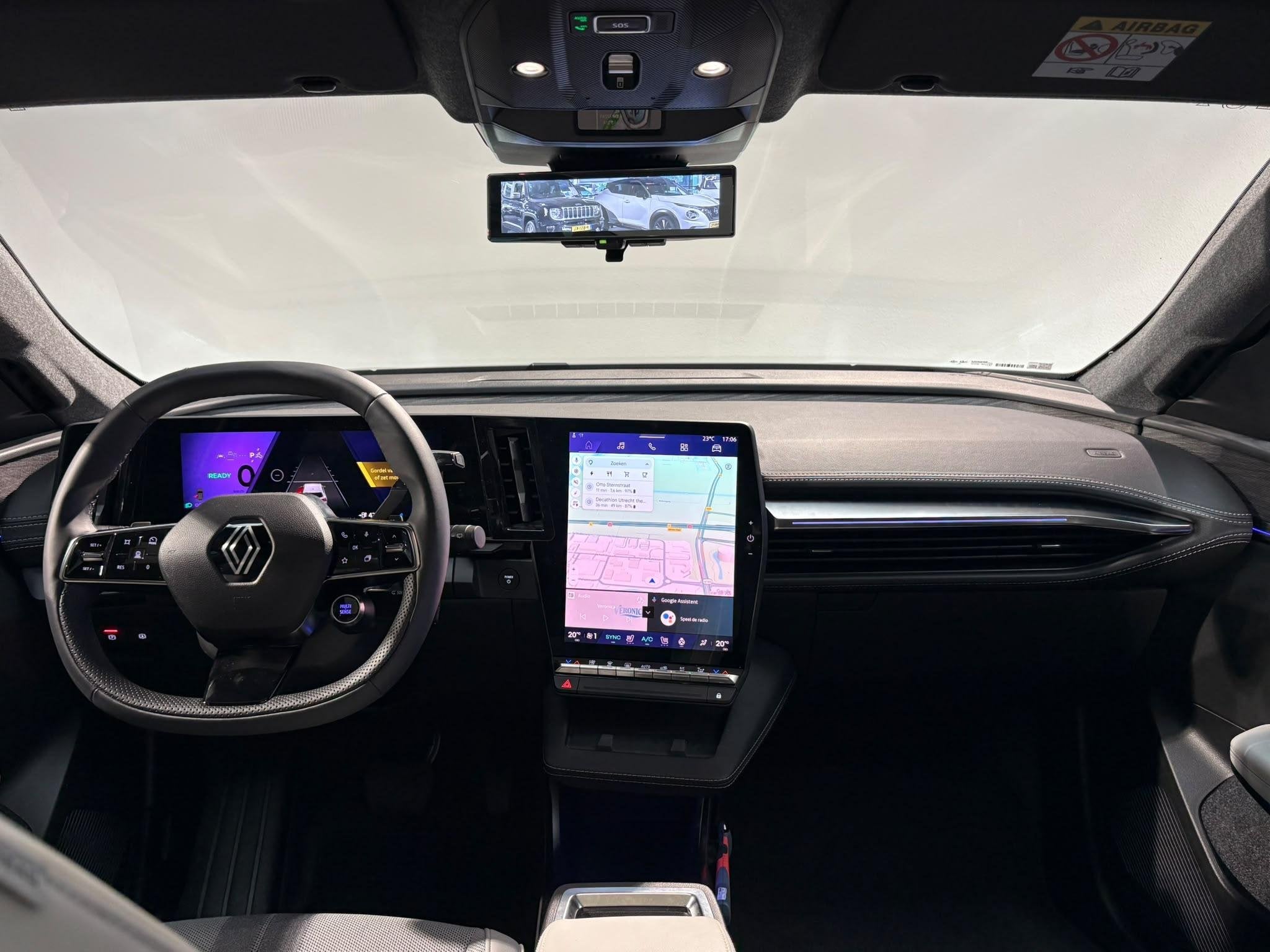 Renault Scenic E-Tech EV87 long range iconic DEMO | 360 grad, Auto's, Huisgarantie, Met garantie (alle), 625 km, 1817 kg