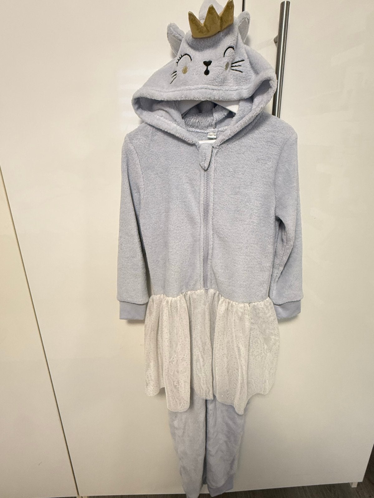 Leuke Onesie Kat met Kroon Maat 110/116, Ophalen of Verzenden, Zo goed als nieuw, Meisje