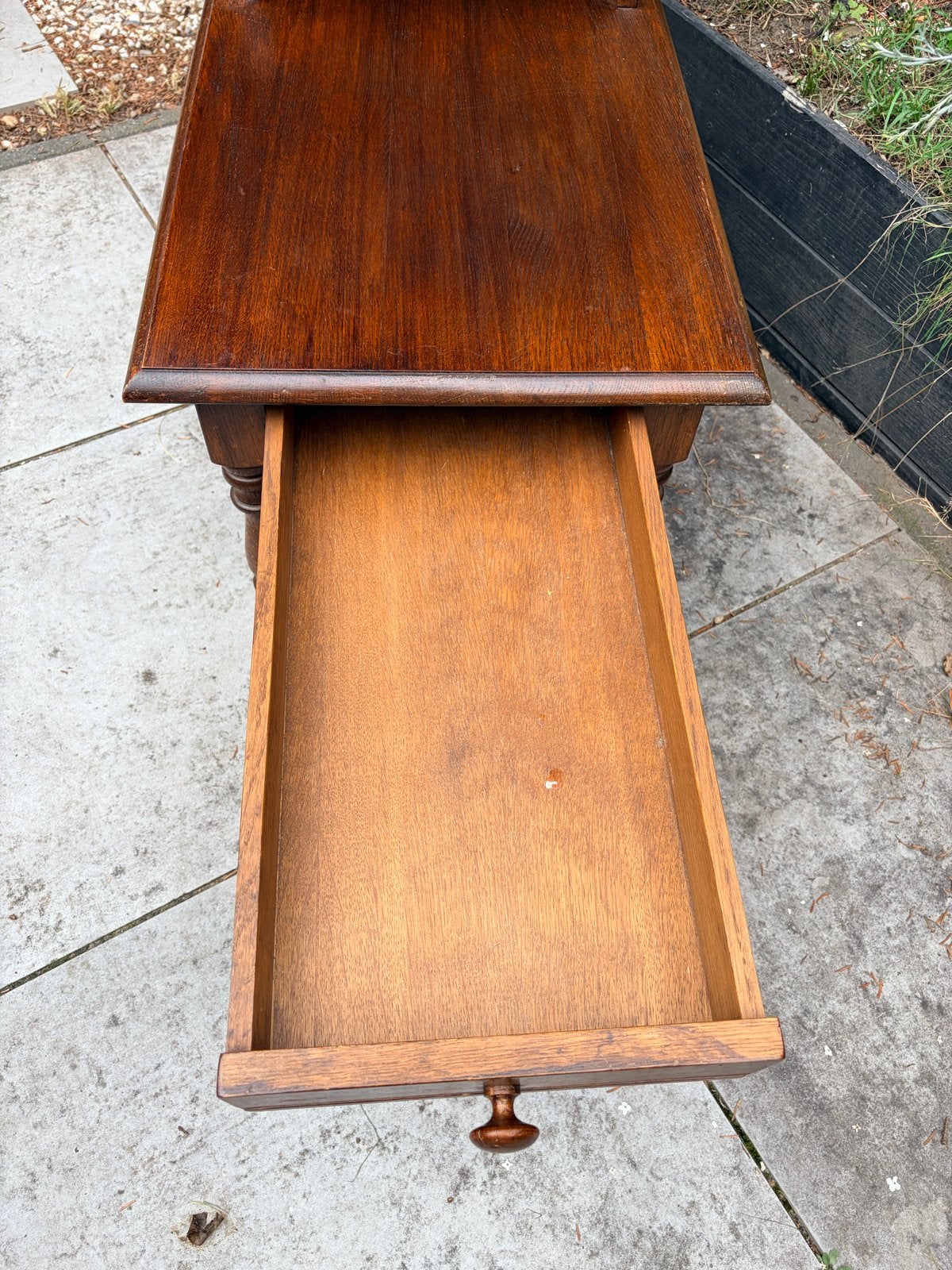 Foto 6 van Vintage telefoontafel / bijzettafel met lade – hout