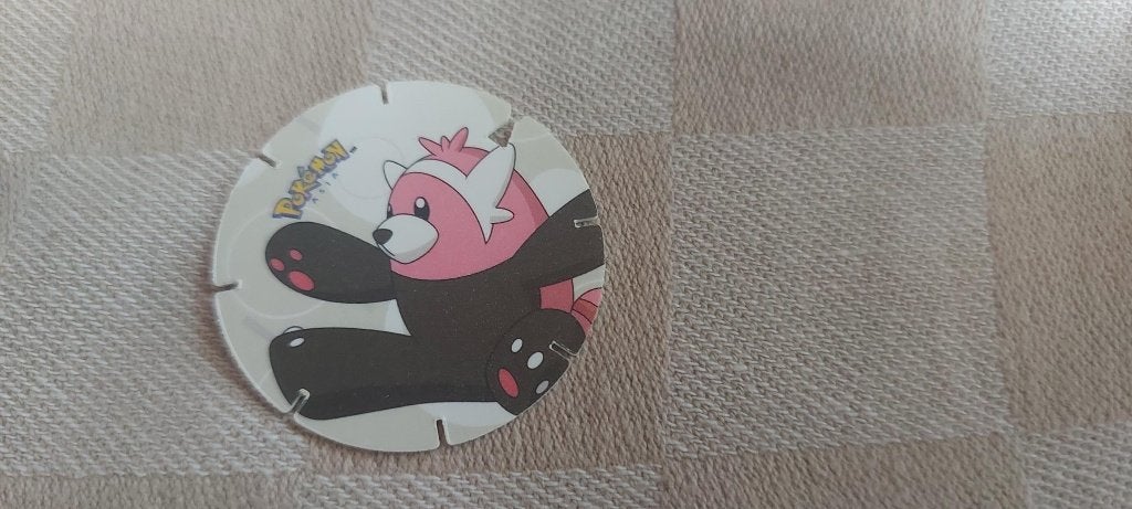flippo pokemon chiki balls zeldzaam Bewear, Ophalen of Verzenden, Losse flippo's