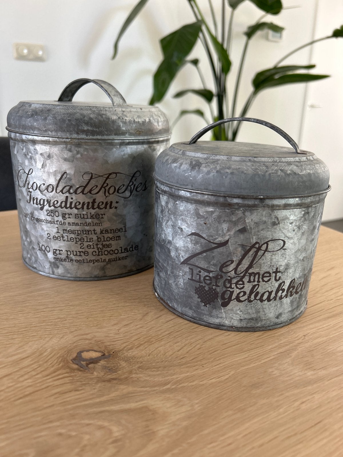 Set van 2 metalen voorraadblikken - Koekjes & Liefde, Ophalen, Minder dan 50 cm, Gebruikt, Metaal
