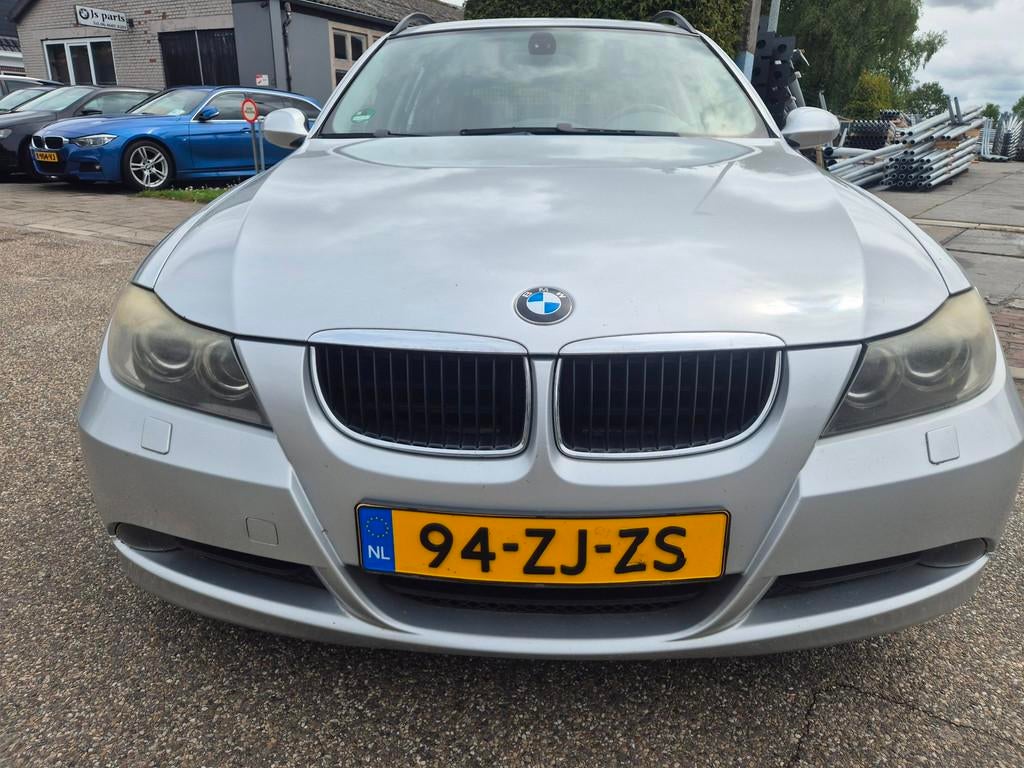 BMW 3-serie Touring 320i High Executive differentieel hoorba, Auto's, Achterwielaandrijving, 4 cilinders, Handgeschakeld, Automatische klimaatregeling