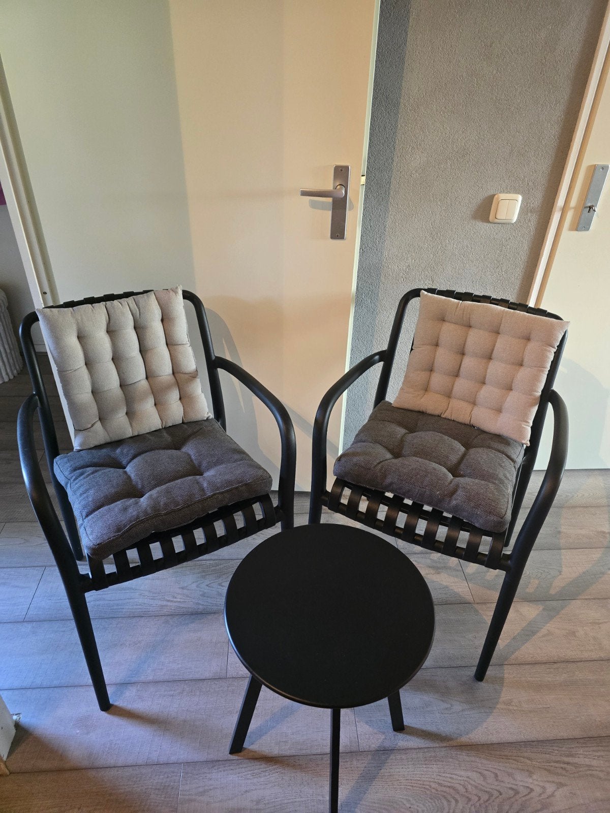 2 tuinstoelen + tafeltje, Ophalen, Gebruikt, Kunststof