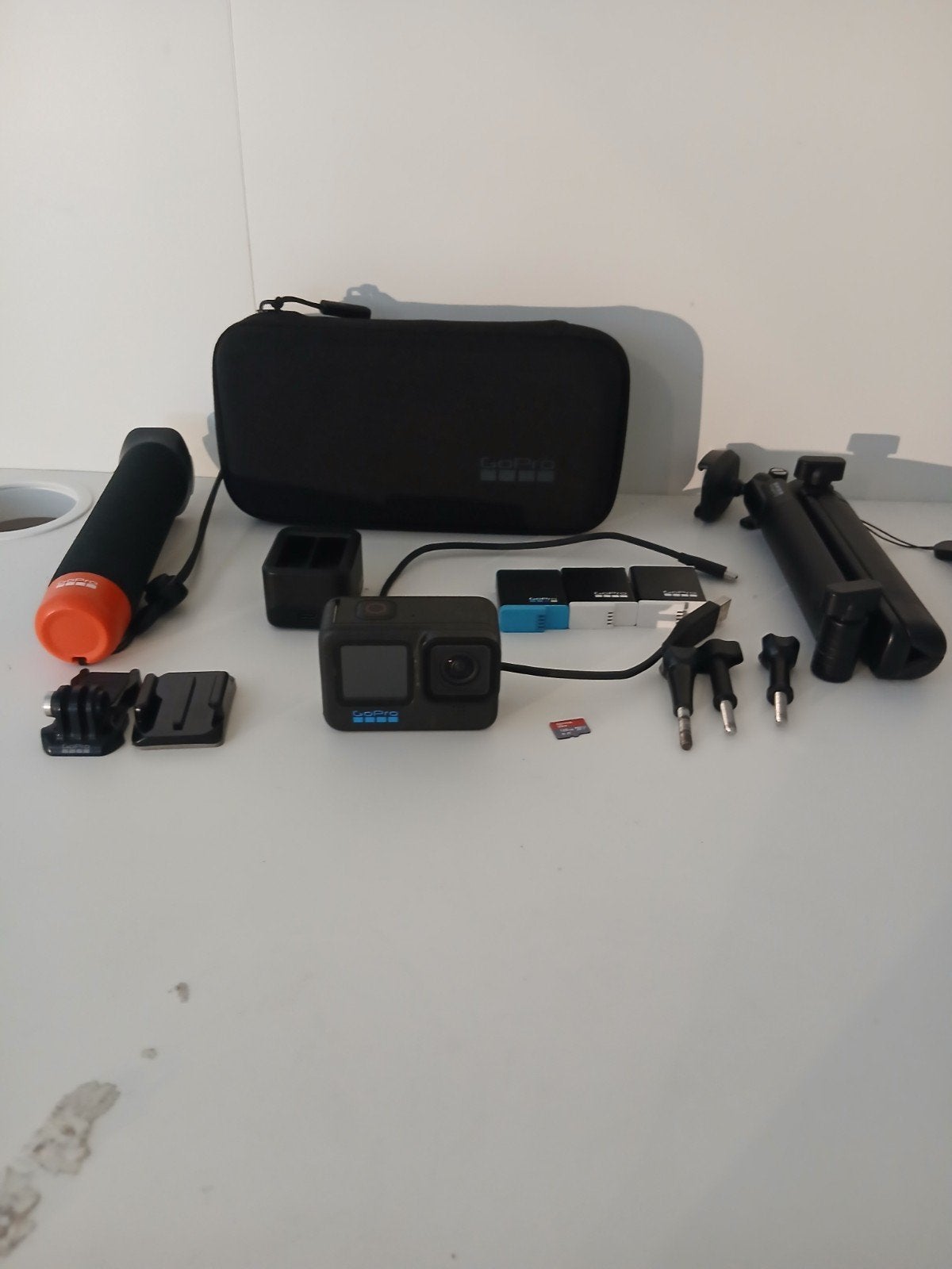 GoPro Hero 10 Black met accessoires + 3 batterij, Ophalen of Verzenden, Zo goed als nieuw, GoPro