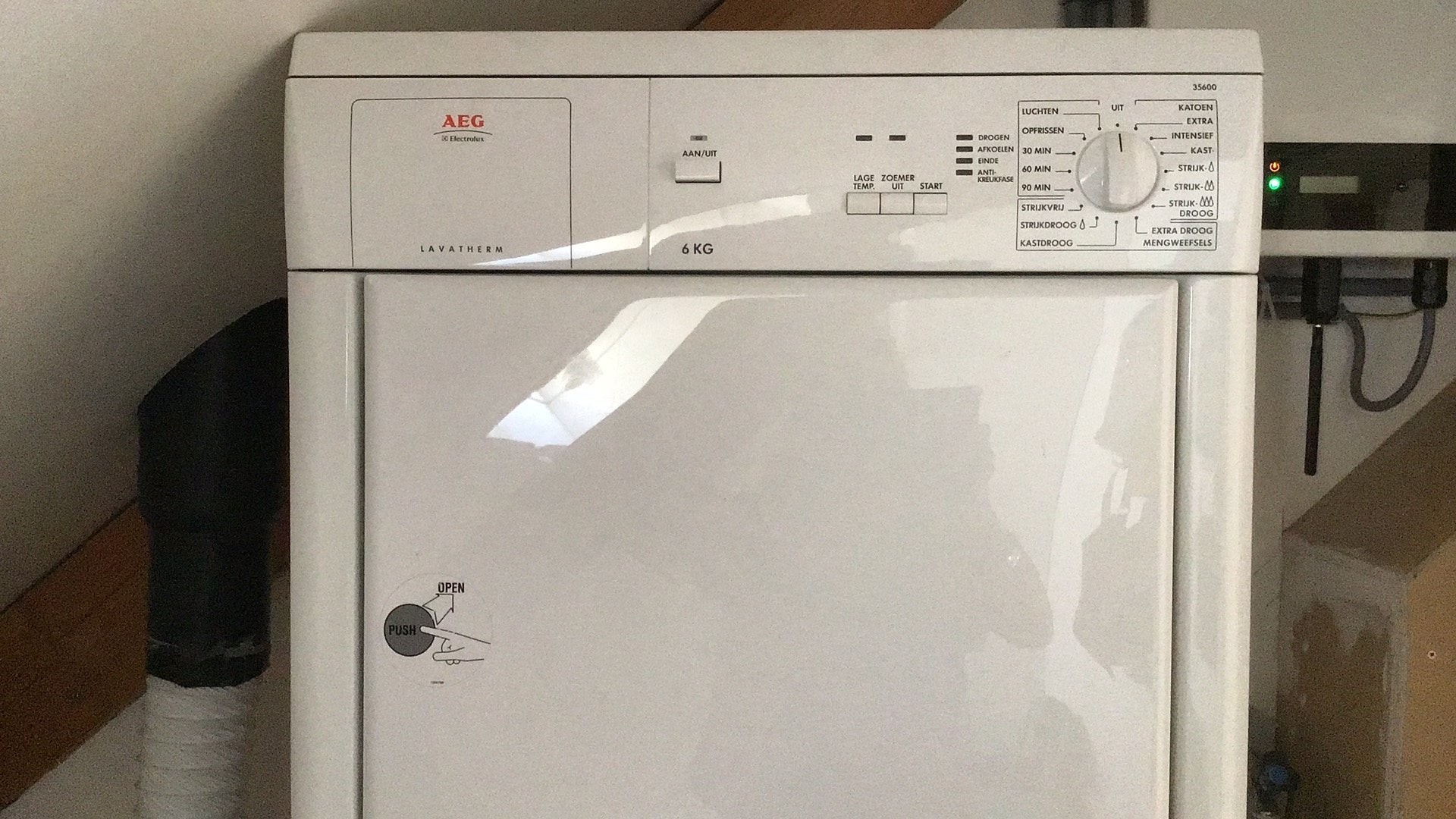 Condensdroger AEG, 6 kg. met afvoerslang, 6 tot 8 kg, Gebruikt, Ophalen of Verzenden, 85 tot 90 cm