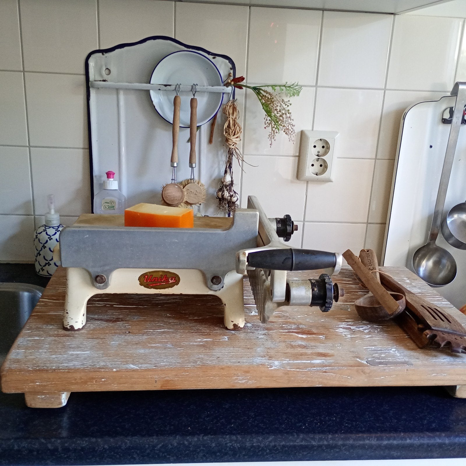 Unieke Retro Unika Snijblok / Kaassnijder, Ophalen