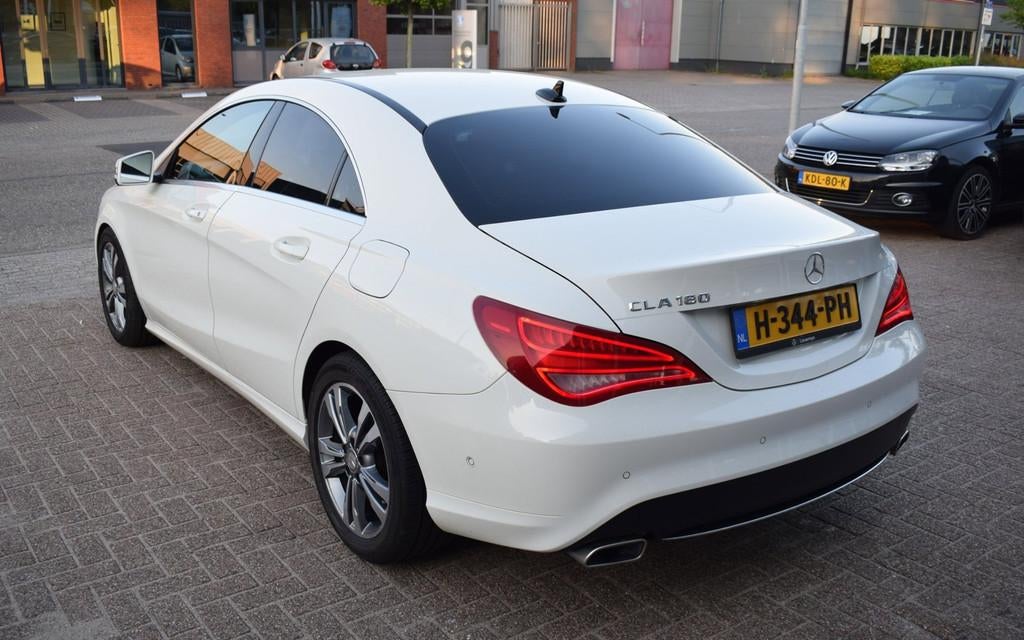 Mercedes-Benz CLA-klasse 180 Prestige | HALF LEDER | NAVI |, Gebruikt, 4 cilinders, 715 kg, Leder en Stof