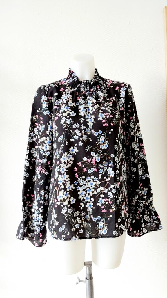 Leuke pieces top maat M, Kleding | Dames, Tops, Maat 38/40 (M), ., Zwart, Ophalen of Verzenden