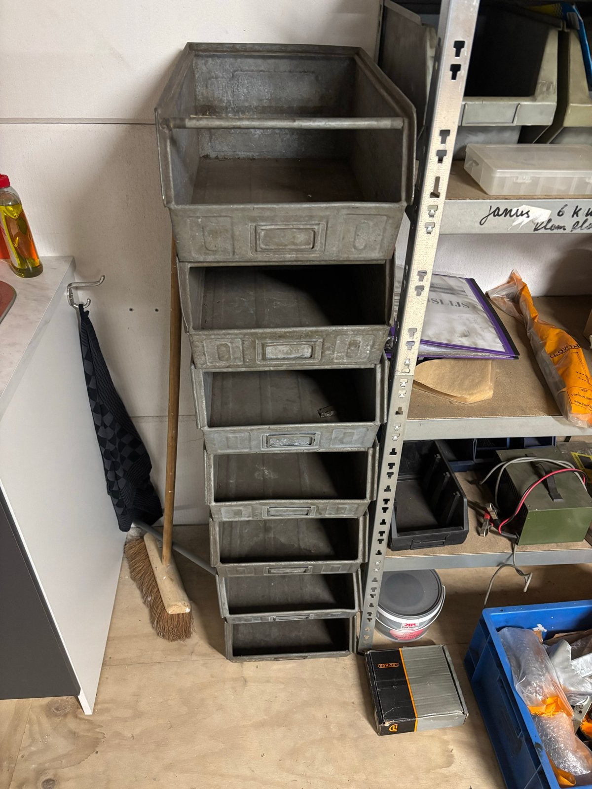 9 Vintage Metalen Magazijnbakken - 30x20x50 cm, Ophalen, Gebruikt, 50 tot 75 cm, Minder dan 40 cm