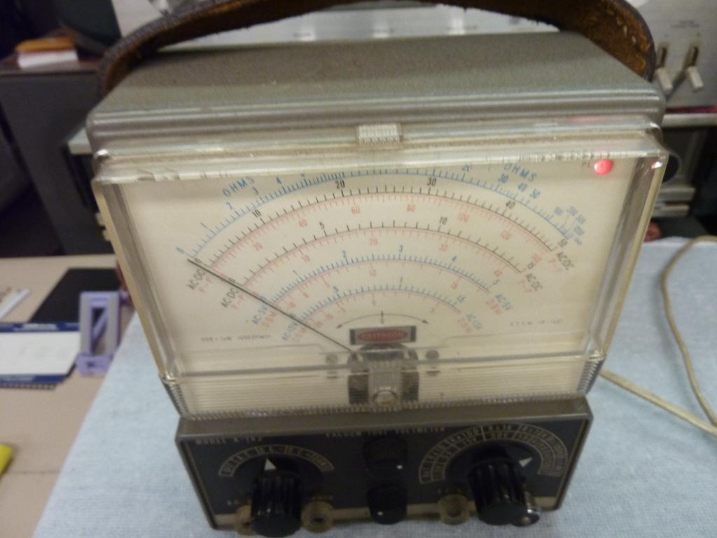 Raytheon model K142 buis voltmeter, Ophalen of Verzenden, Zo goed als nieuw, Multimeter