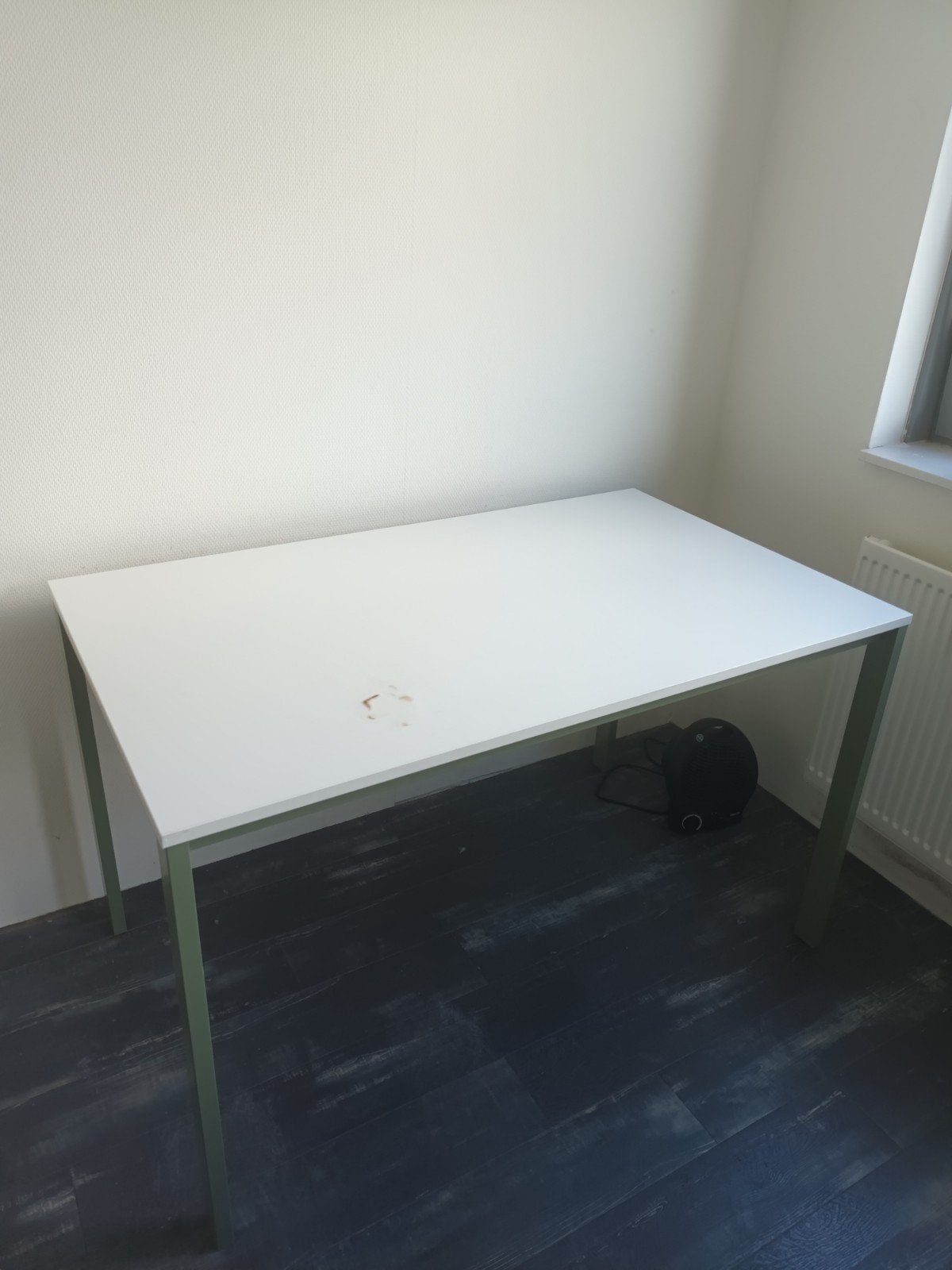 Witte tafel - Ideaal voor eetkamer of kantoor, Huis en Inrichting, Gebruikt, 100 tot 150 cm, Modern, Strak, Overige materialen