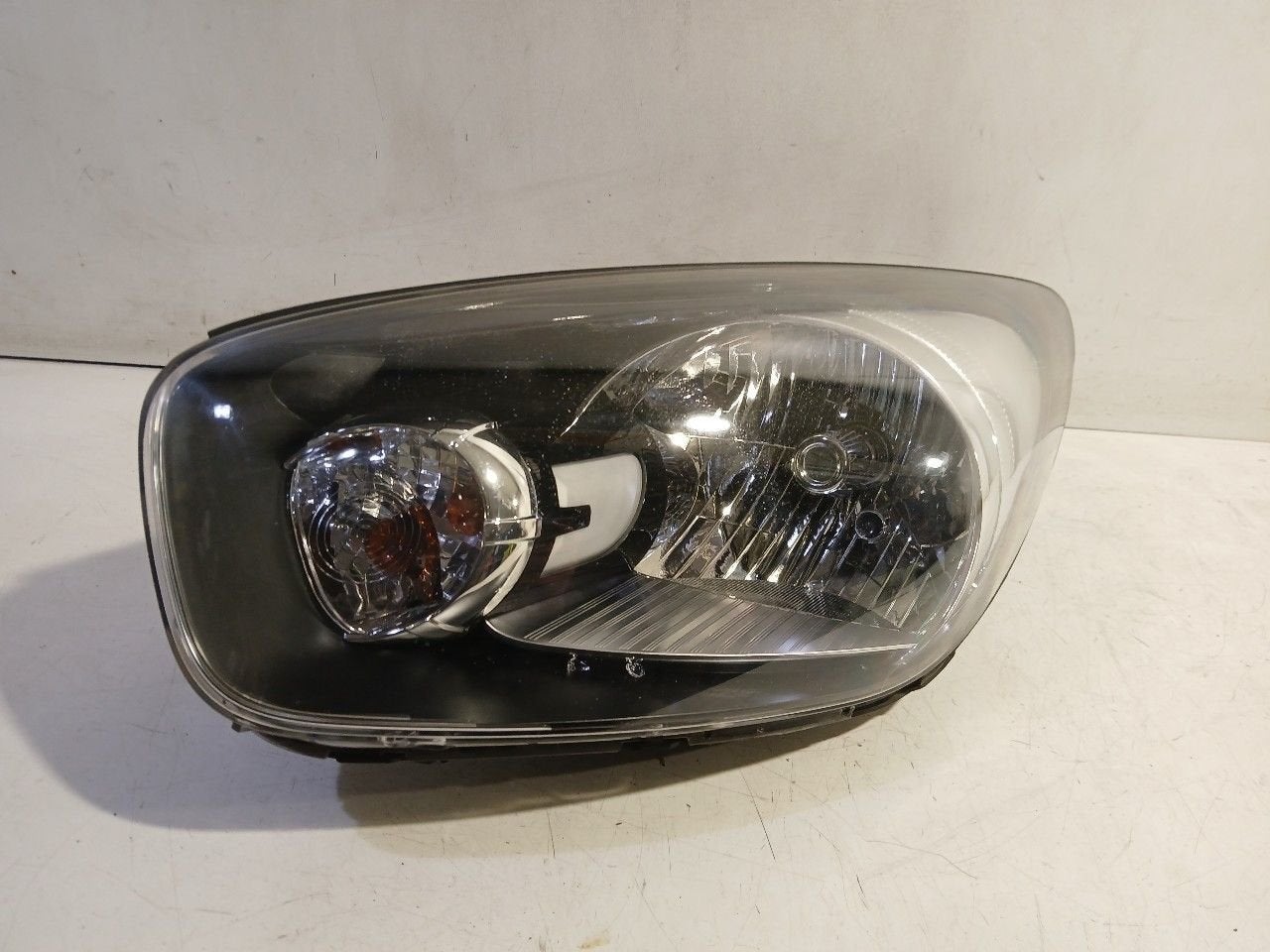 Koplamp links Kia Picanto, Onderdelen@venauto.nl, Van der Ven Autorecycling B.V., Ettenseweg 76, 4706 PB Roosendaal, The Netherlands