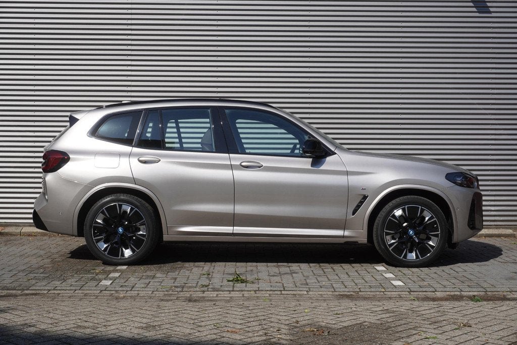 BMW iX3 | High Executive | 20 inch LM aerodynamisch (Styling, Auto's, BMW, Automaat, Achterwielaandrijving, Gebruikt, Automatische klimaatregeling