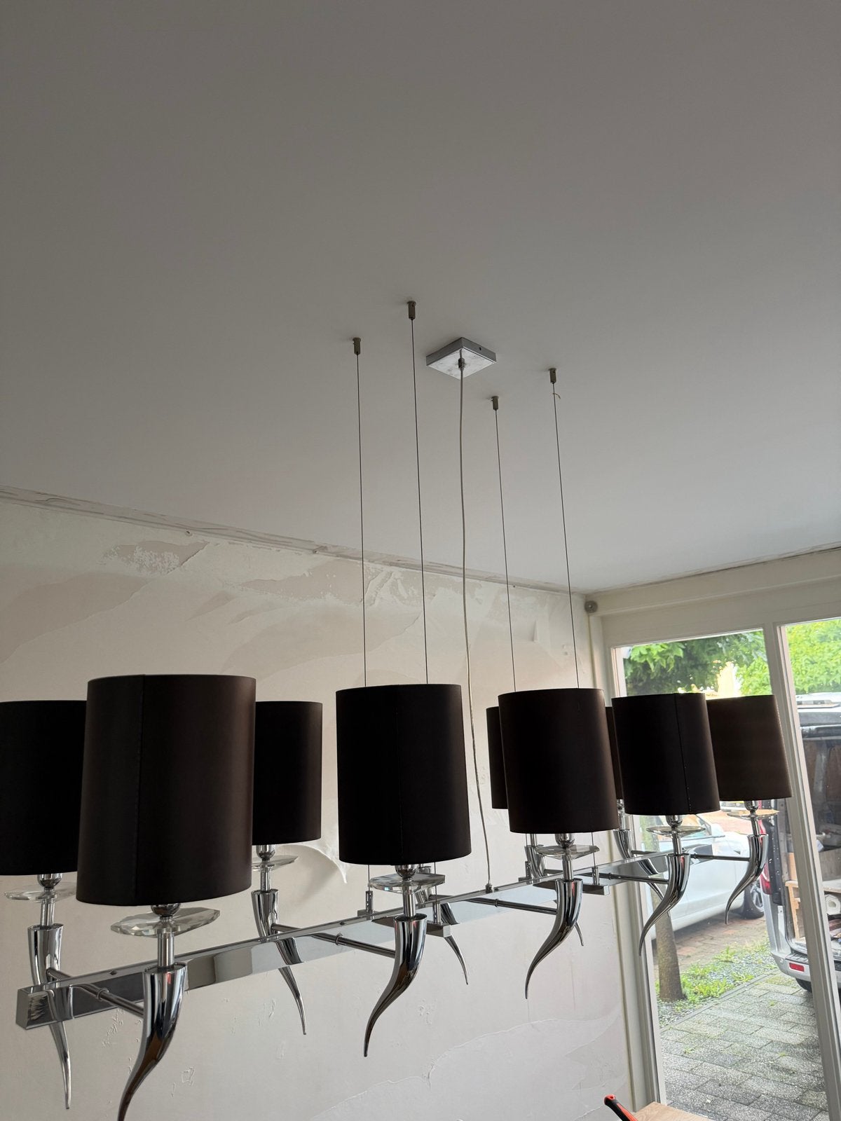 Foto 3 van Moderne hanglamp met 8 zwarte kappen