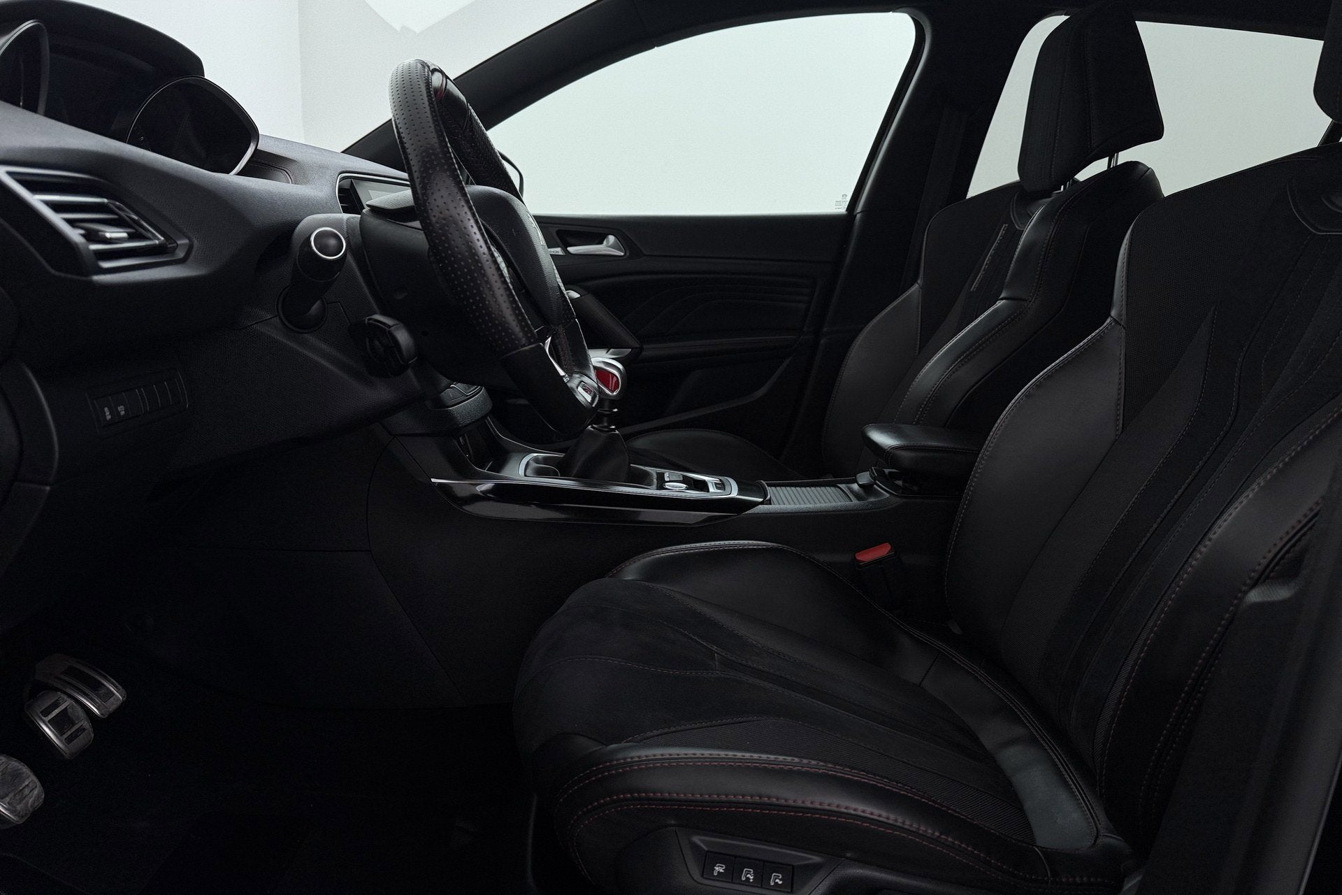 Peugeot 308 1.6 e-THP GTi 250 | Org NL | Camera | Stoelverwa, Voorwielaandrijving, Gebruikt, 4 cilinders, Verwarmde buitenspiegels