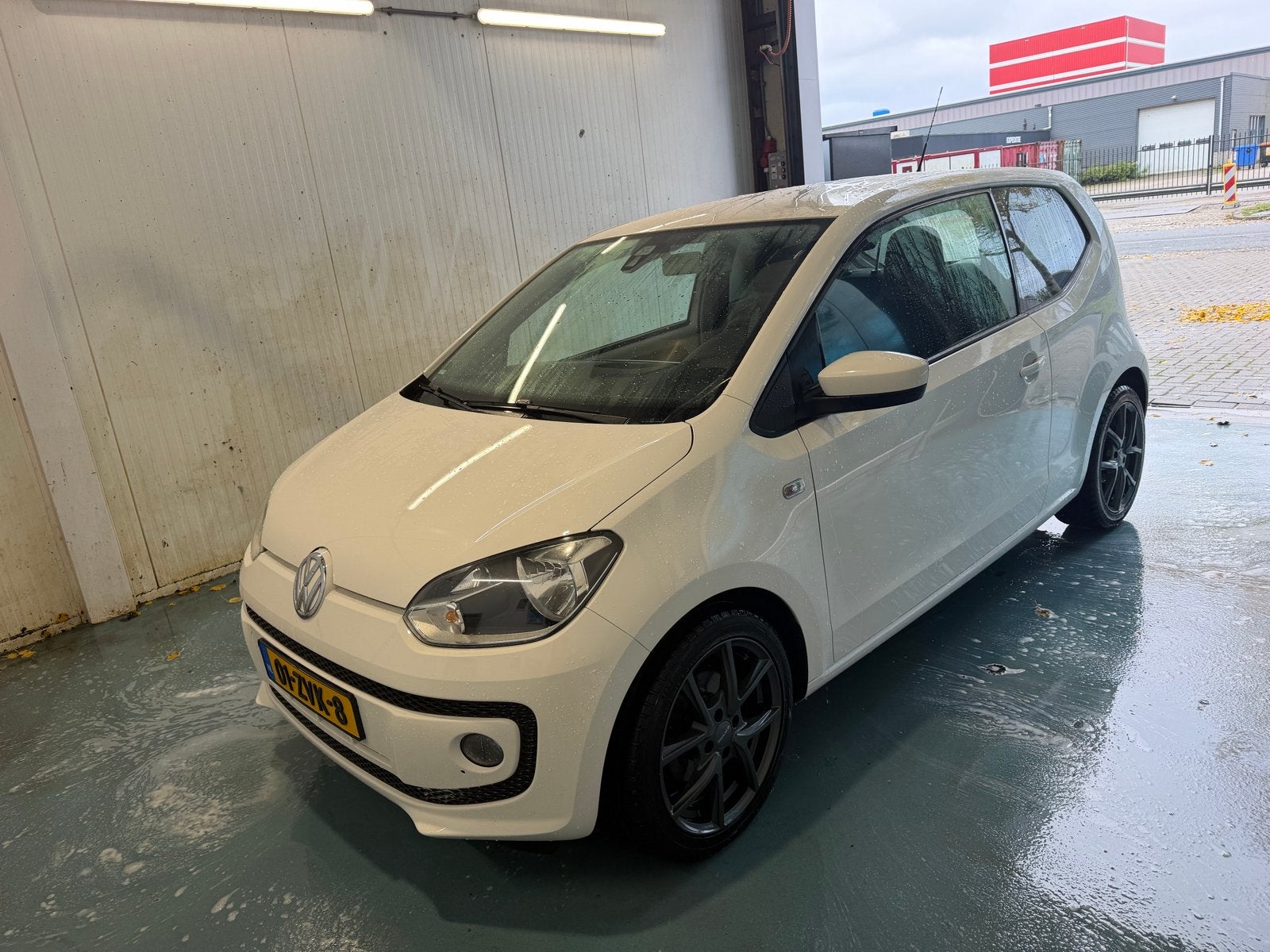 Volkswagen up! 1.0  2013 Wit, Auto's, Voorwielaandrijving, 74 pk, Up!, 840 kg