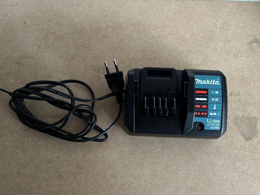 Makita acculader, Ophalen of Verzenden, Nieuw