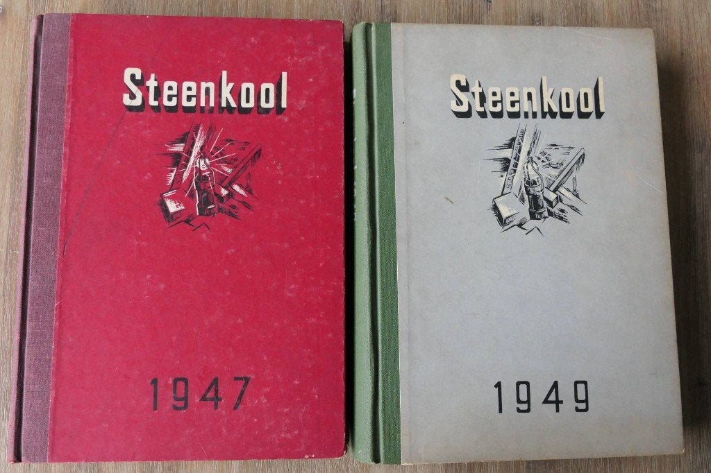 2x Gebonden Jaargang 'Steenkool' 1947 en 1949, Ophalen of Verzenden, 19e eeuw, Gelezen