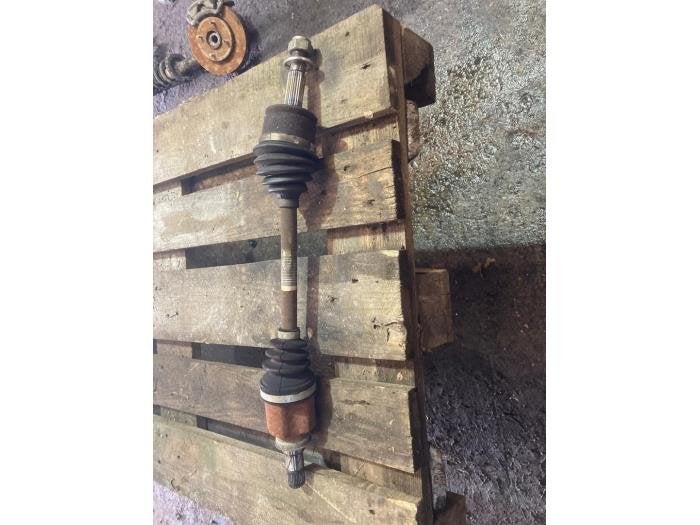Aandrijfas links-voor van een Mitsubishi Colt, Gebruikt, -, -, Mitsubishi