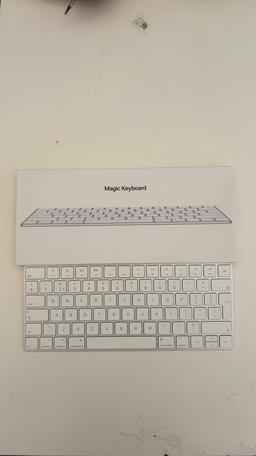 Apple Magic Keyboard A1644 - Draadloos QWERTY Toetsenbord, Ophalen, Multimediatoetsen, Zo goed als nieuw, Draadloos
