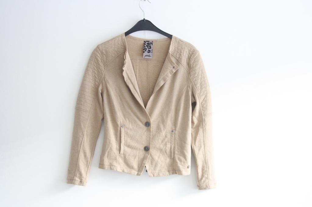 Zand tricot jasje van Poools in maat 40, nieuw!, Maat 38/40 (M), Verzenden, Beige, Nieuw