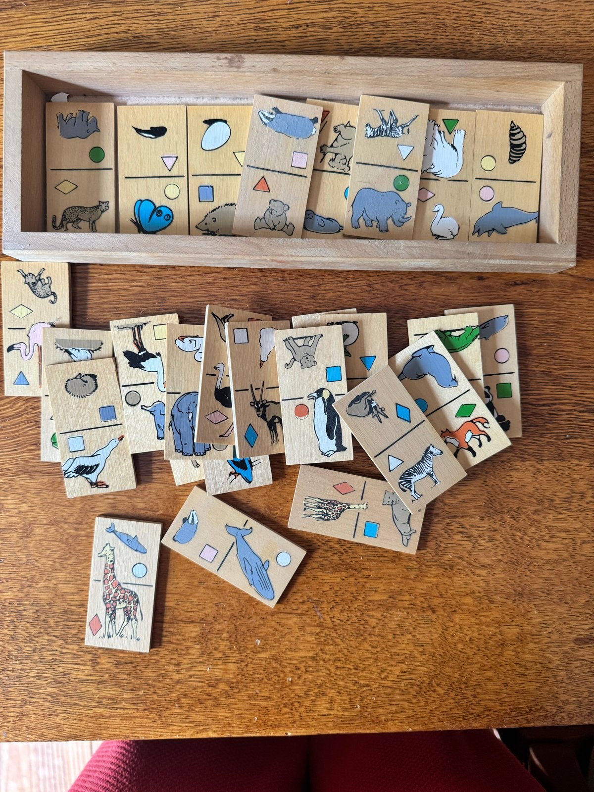 Houten Dieren Domino Spel in Kistje, Ophalen of Verzenden, Zo goed als nieuw, Puzzelen