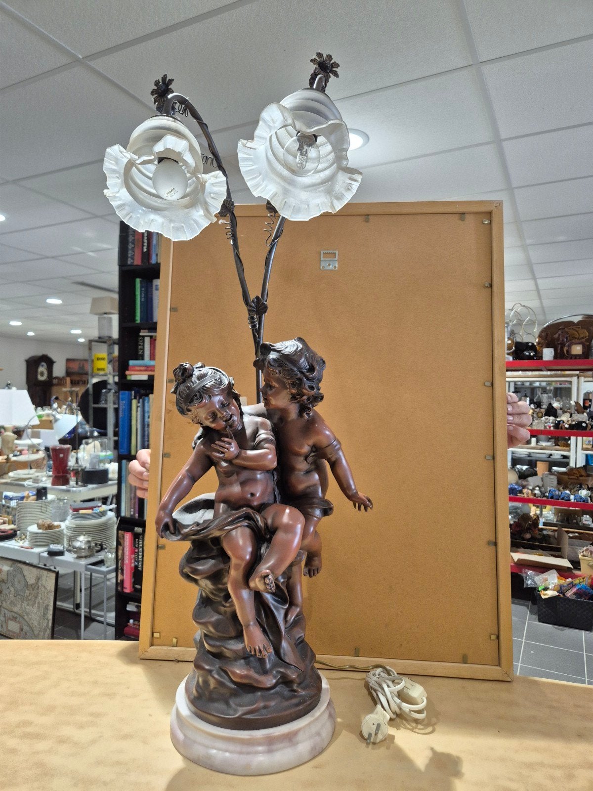 grote vintage lamp met 2 kindjes, Ophalen