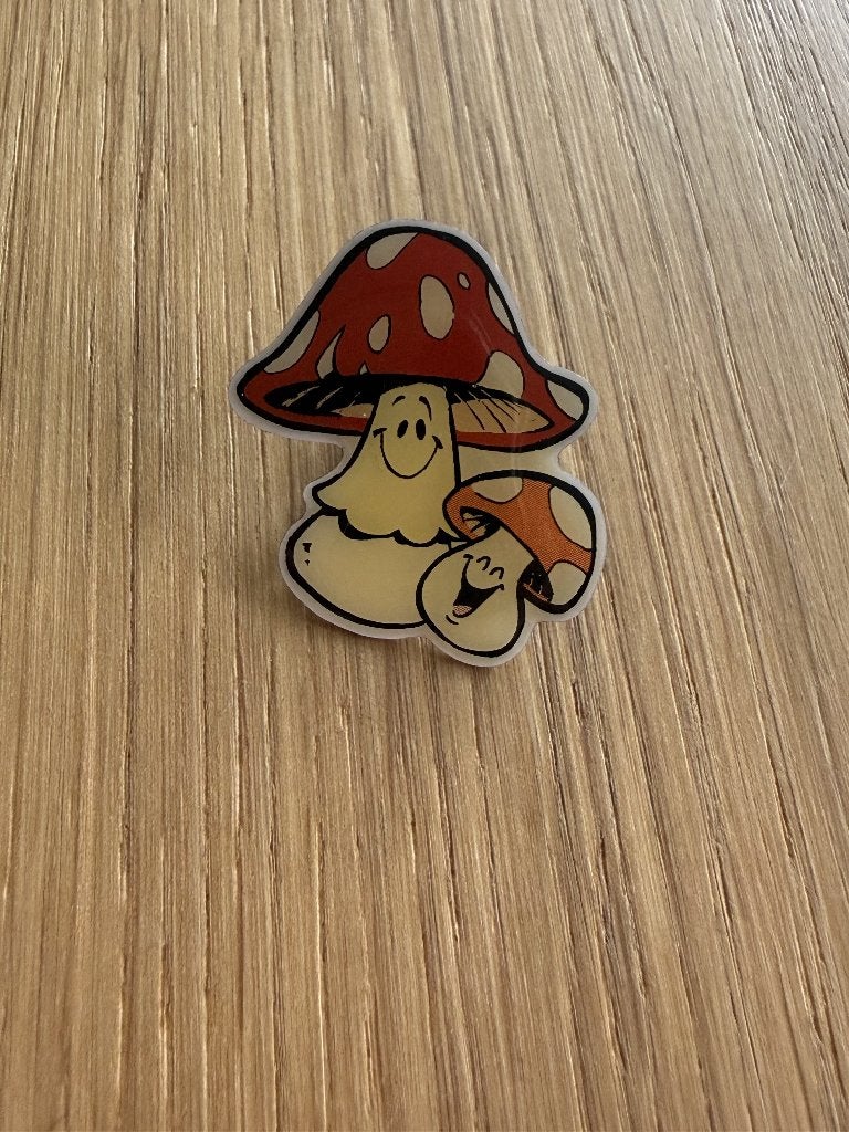Efteling paddenstoel pin, Verzamelen, Efteling, Ophalen of Verzenden, Gebruikt, Button of Speldje