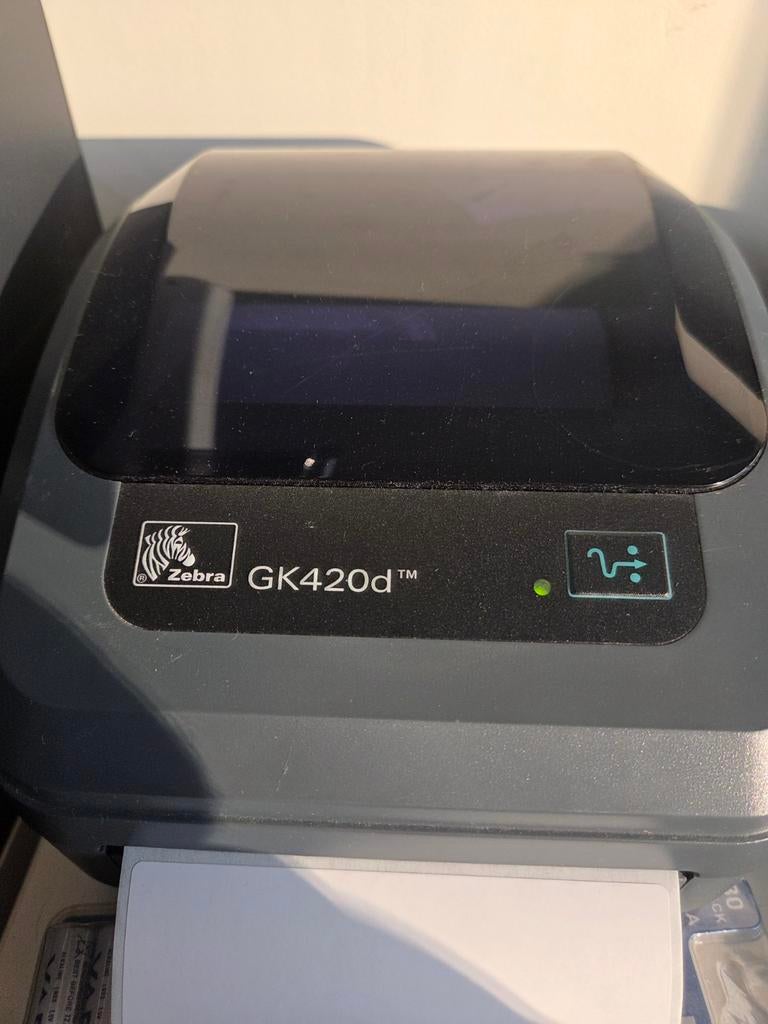 Zebra GK420d Labelprinter met 4 rollen Thermische Labels, Computers en Software, Labelprinters, Ophalen of Verzenden, Zo goed als nieuw